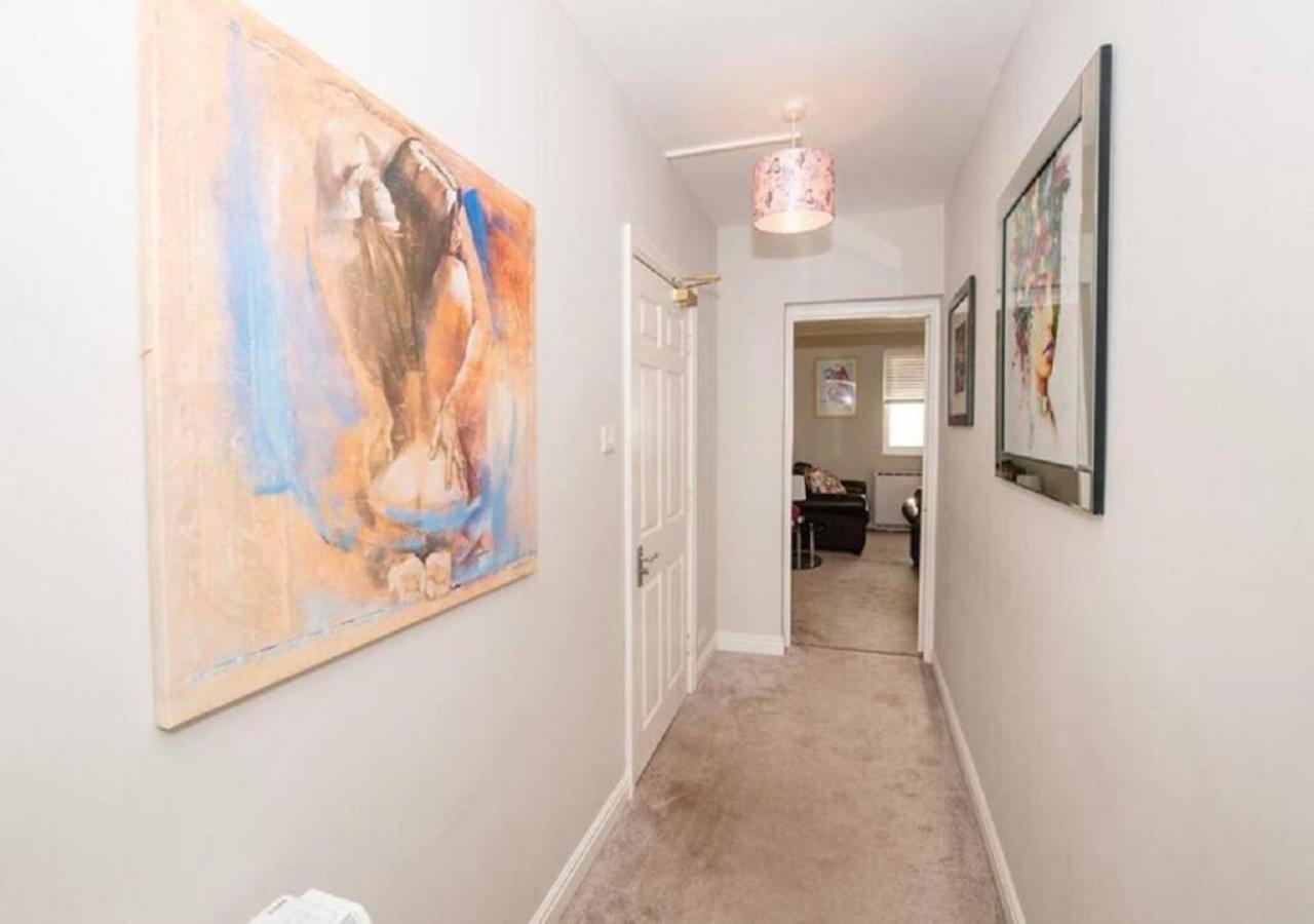 Pelican-Stylish 2-Bed Apartment Close To Beach & Town สการ์โบโรห์ ภายนอก รูปภาพ