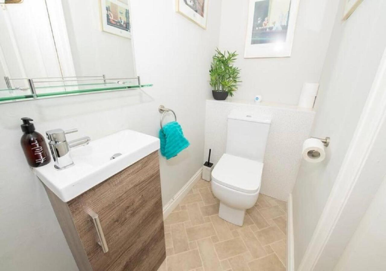 Pelican-Stylish 2-Bed Apartment Close To Beach & Town สการ์โบโรห์ ภายนอก รูปภาพ